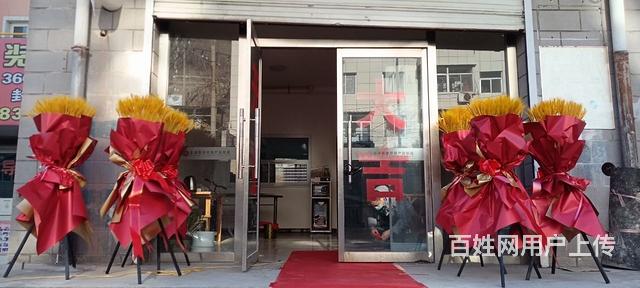 临街店铺。的图片