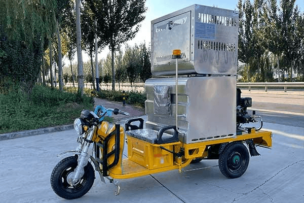 电动三轮600L掀背式高