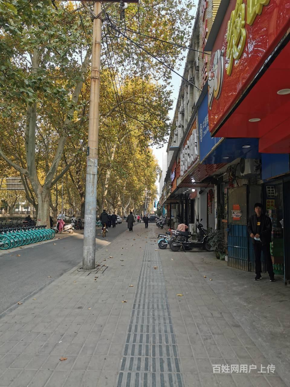 二七大学路郑州大学南校区大门对面30平炸串店可空转