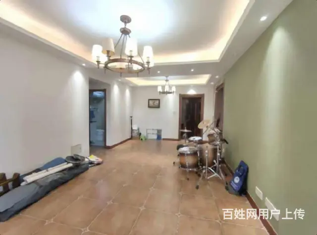 八一路 精装修 全阳小三居 带地下室送车位 有证可贷款78万的图片