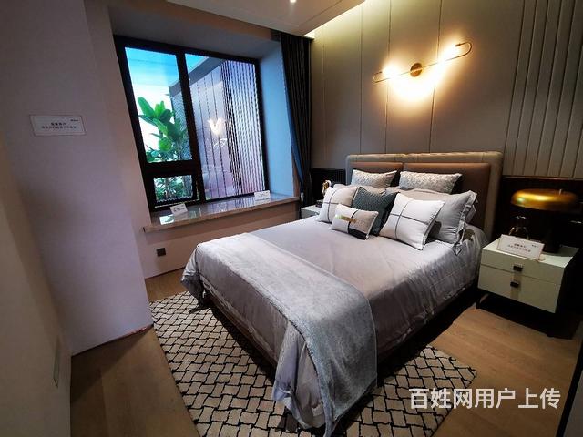 旧房直接抵价买 别墅 送200平院 送大露台送车位的图片