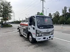 东风D5蓝牌加油车厂家优惠促销包上户可分期全国送车