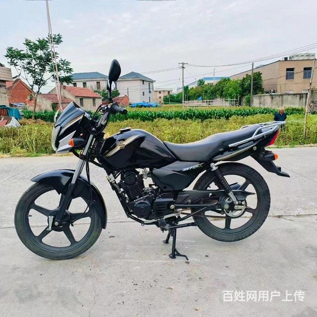 出售二手摩托车的图片