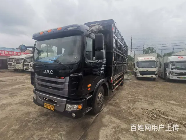 出售16年7月份6.8米江淮高栏的图片