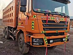 17年德龙F3000无户后八轮自卸车，货箱5米8