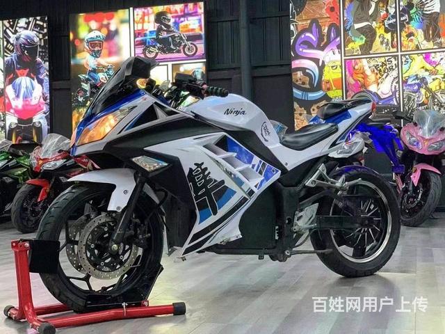 摩托车厂家直销-让利销售各品牌机车-全部低价销售的图片