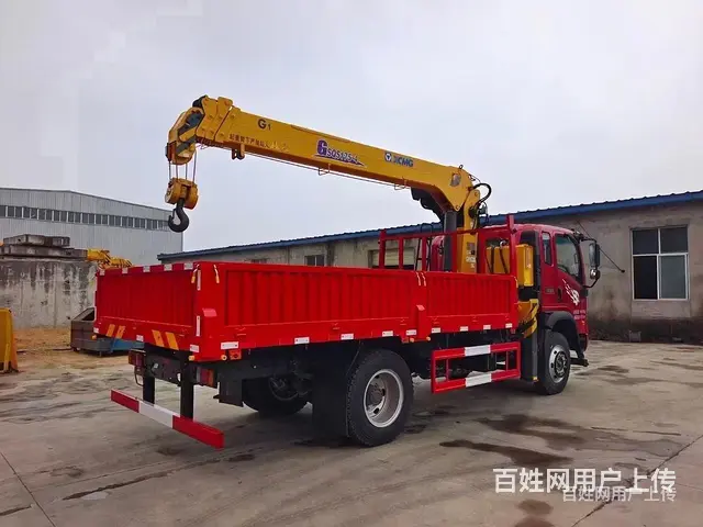 徐工单桥7吨随车吊 厂家报价多少的图片