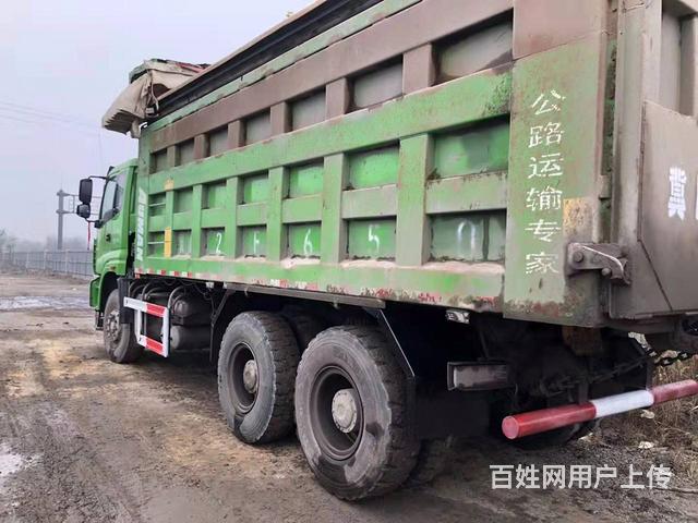【公司出售1O台19年欧曼自卸车】19年上牌的图片