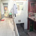 宋村东区，中心街吉美对面，单间出租，拎包入住。