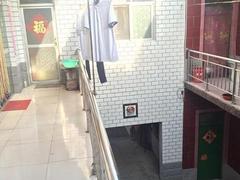宋村东区，中心街吉美对面，单间出租，拎包入住。