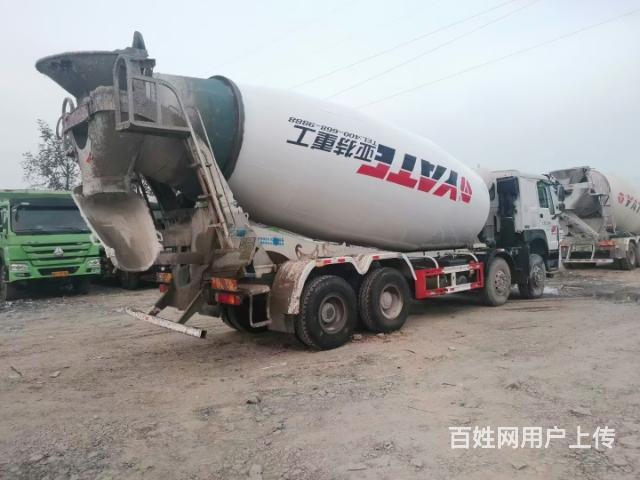 19年豪沃二手搅拌车 大20方 国五排放的图片
