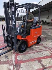 本地二手叉车，1.5吨电动叉车，仓库环保电瓶叉车