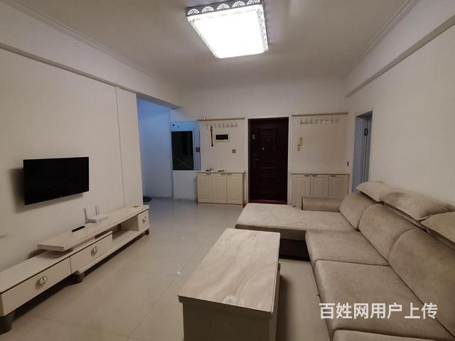 龙驰古道3楼三阳格局中等干净拎包入住年租9000的图片