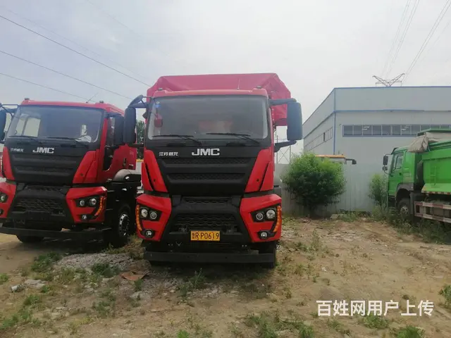 上牌新车7.6米大箱 390马力江铃威龙自卸车的图片