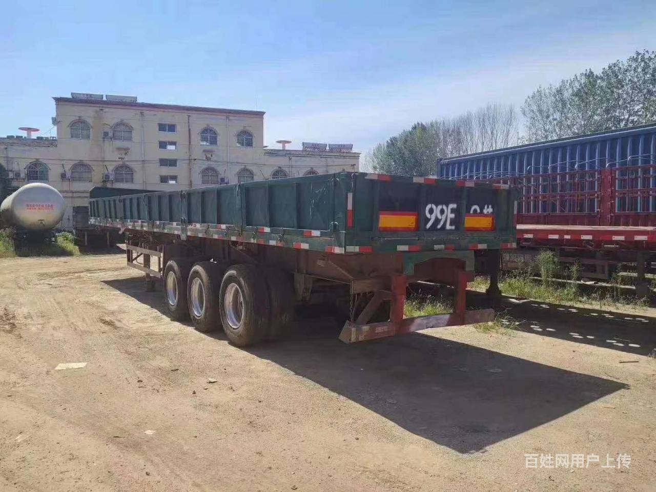 特价处理13米二手标箱侧翻半挂车高60公分