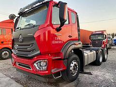 二手重汽豪瀚牵引车 国五 460马力 双驱轻体