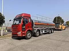 解放8x4油罐车额定载21吨全新库存处理