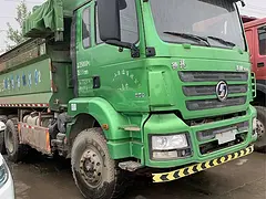 出售17年二手德龙渣土车5.6米U型斗350马力