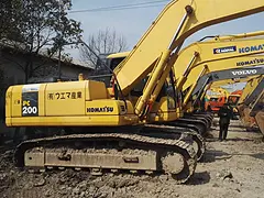 小松130、200、220等二手挖掘机低价出售