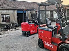 附近二手叉车 本地九成新1.5吨电动叉车升高3米