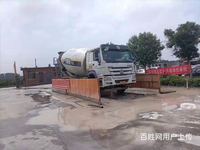 雅安低价转让18年大16方二手豪沃搅拌车 手续齐全的图片