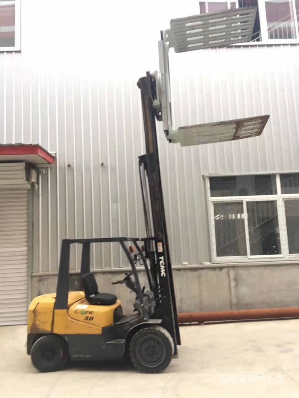 转让销售3吨二手冰箱夹叉车,废纸夹叉车,纸卷夹叉车