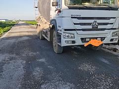 出售豪沃380搅拌车，大14拉16