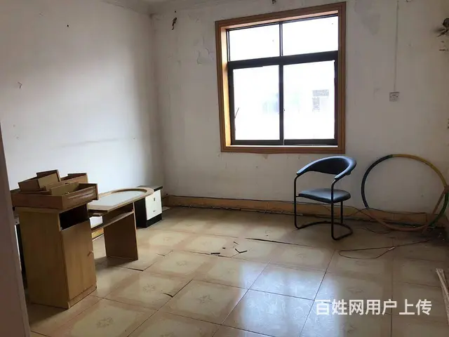 坝陵河滨小区 3室2厅1厨1卫 119平 仅售29.8万的图片