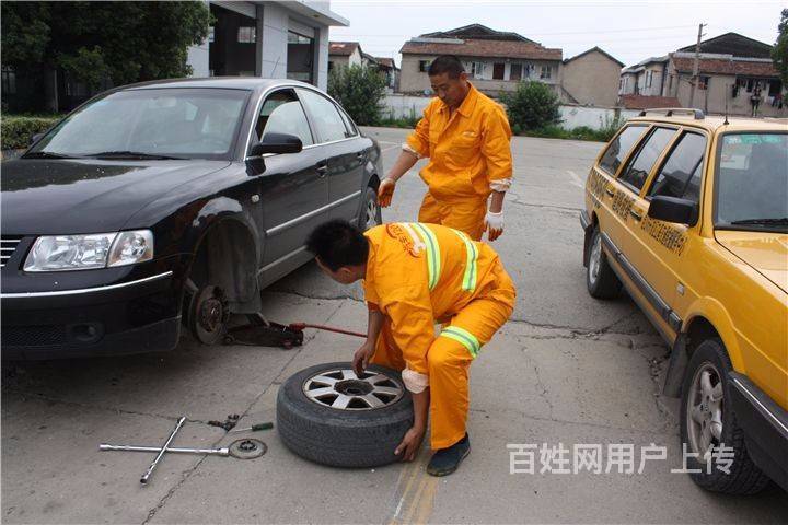 加的油不好汽车没动力_汽车没油救援服务_汽车救援 拖车救援启航服务