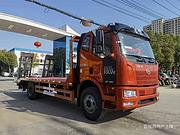 玉溪解放J6挖机拖车 15吨货物20吨挖机平板拖车