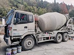 欧曼大十方水泥搅拌车