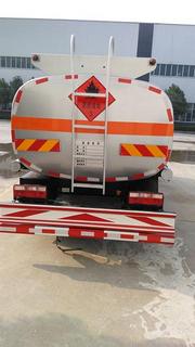 厂家直销8吨油罐车 包上牌13597838911
