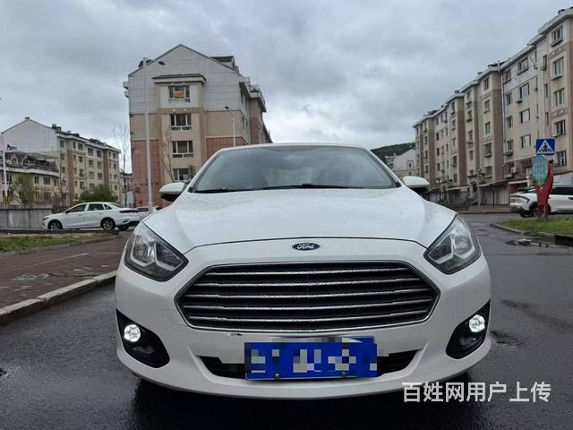 2017福特福睿斯的图片