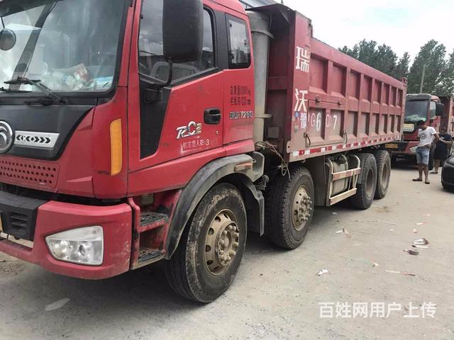 常年销售自卸车 平板车，平板后翻，侧翻的图片