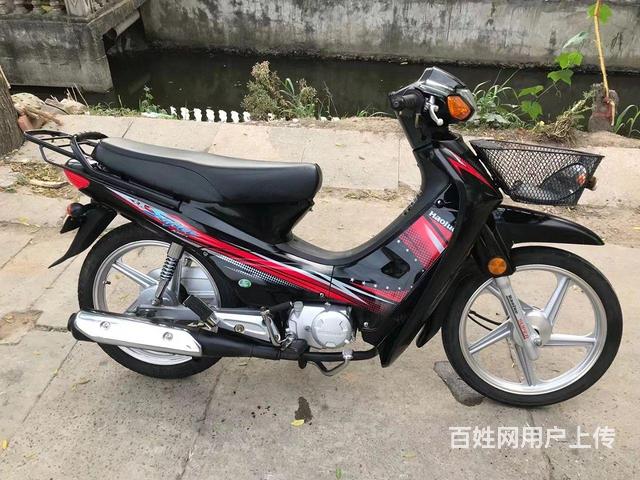出售二手摩托车的图片