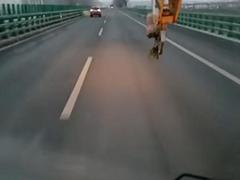 漯河临颍租赁升降车，出租升降平台，升降平台出租叉车租赁多少钱