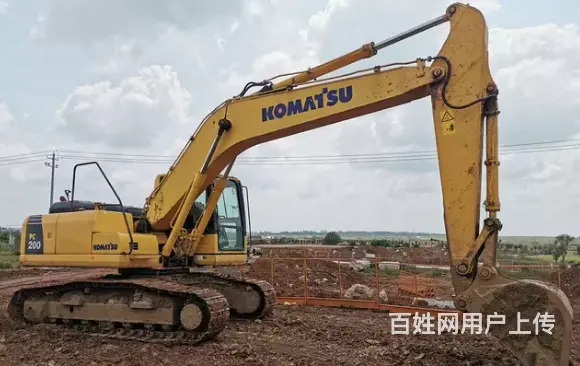 精品原版小松200二手挖掘机 低价转让 性能起飞的图片