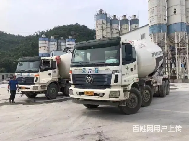 2台15年7月18方欧曼二手搅拌罐车的图片