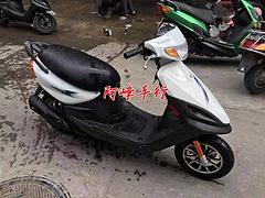 实体店出售二手代步摩托车 男式车 踏板车 公路赛