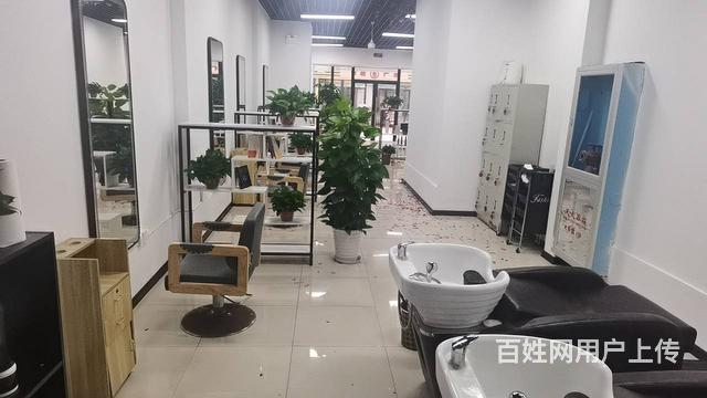 位置优越，人流量大，有固定客源，租金便宜的图片