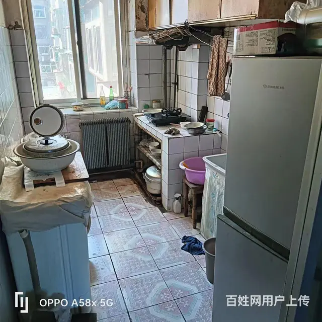 三道街3楼三室一厅出租的图片
