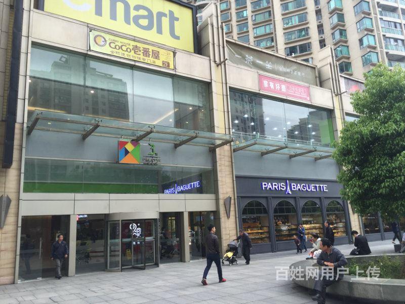 临平路瑞虹坊广场巴黎贝甜在售,年租54万玻璃展示面