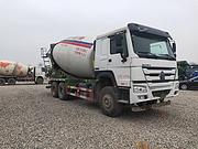 低价出售后八轮二手豪沃搅拌车 大14方国五重汽上装