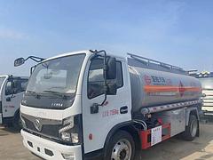 东风福瑞卡8吨油罐车 年底大促销 爱上你就来
