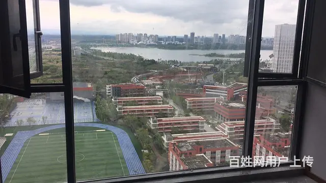学校地铁湖景房出租的图片