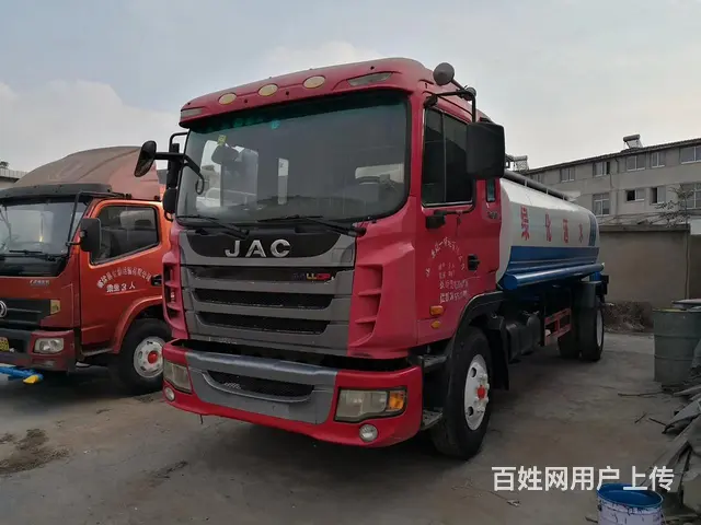 5-30吨专业定做加油车的图片