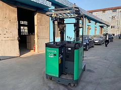 本地4米电动叉车 前移式二手叉车 仓储电瓶叉车出售