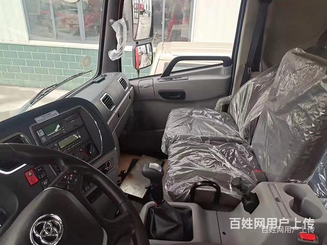 凉山国六三环昊龙三轴挖掘机平板拖车叉车平板车拖车落地的大概费的图片
