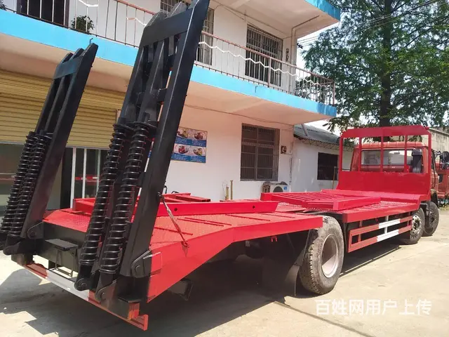 挖机拖板车 福德挖机平板车 买车送油卡的图片