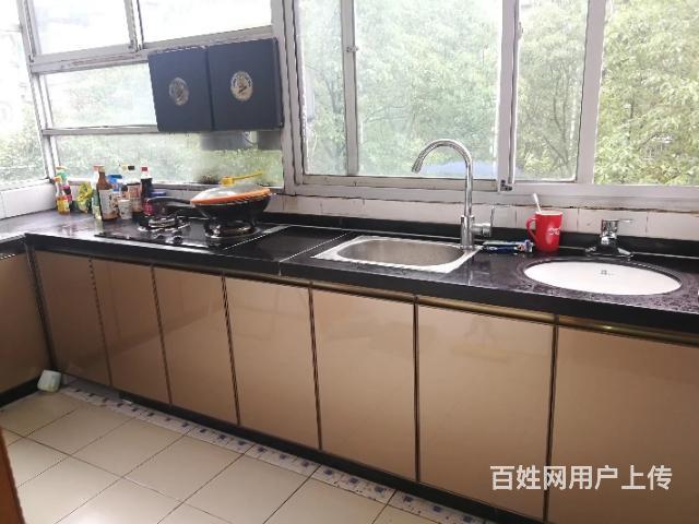东方红小学对面岳东新村的图片